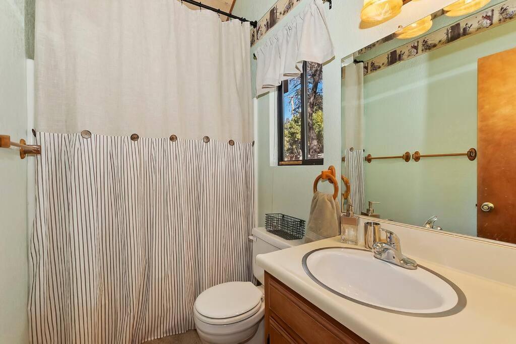 Everwood Serenity Treehouse Ontrail Head/Sledding Big Bear Lake Exterior foto
