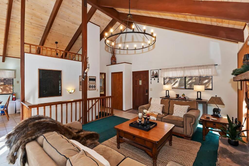 Everwood Serenity Treehouse Ontrail Head/Sledding Big Bear Lake Exterior foto