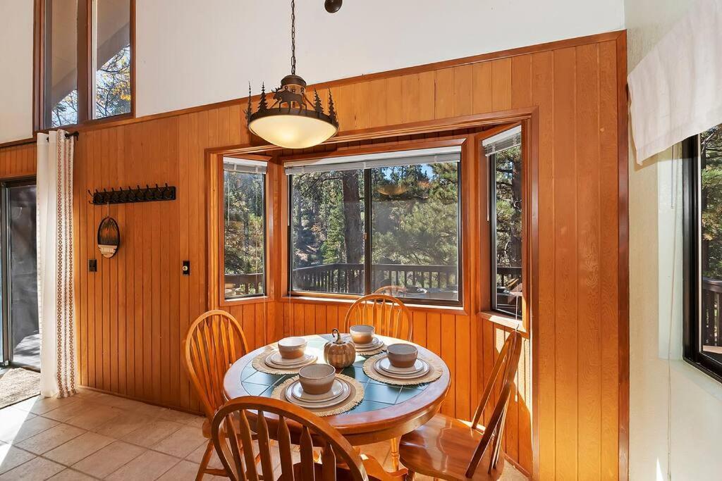 Everwood Serenity Treehouse Ontrail Head/Sledding Big Bear Lake Exterior foto