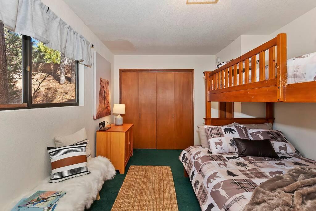 Everwood Serenity Treehouse Ontrail Head/Sledding Big Bear Lake Exterior foto
