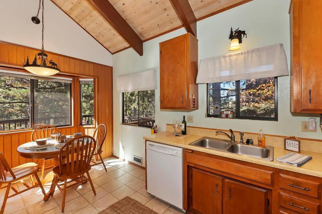 Everwood Serenity Treehouse Ontrail Head/Sledding Big Bear Lake Exterior foto